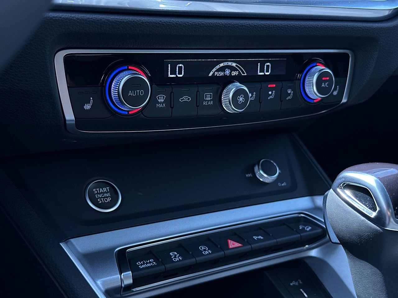 2025 Audi Q3 40, 温哥华, 全款车