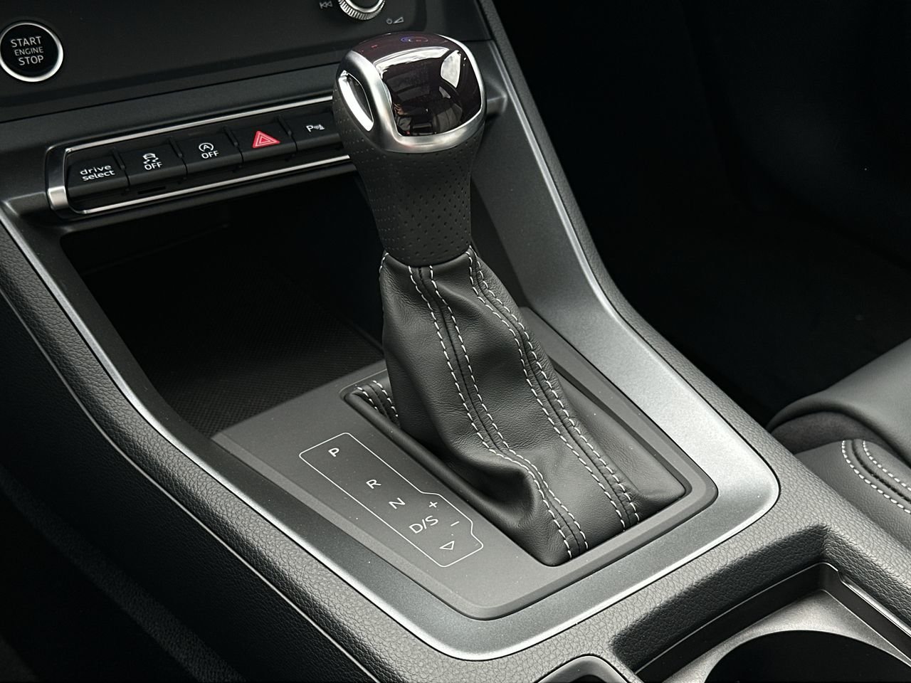 2025 Audi Q3 45 Progressiv, Vancouver, Cash