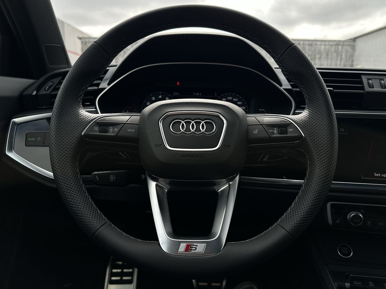 2025 Audi Q3 45 Progressiv, Vancouver, Cash