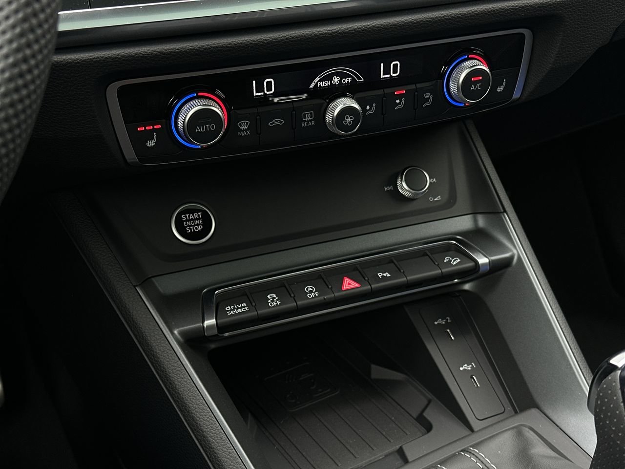 2025 Audi Q3 45 Progressiv, Vancouver, Cash