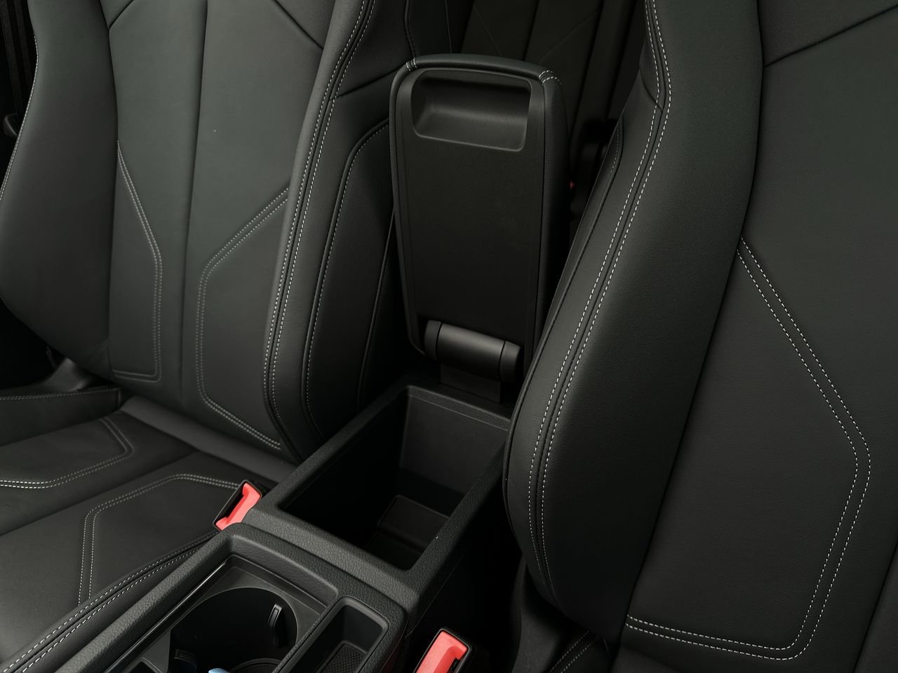 2025 Audi Q3 45 Progressiv, Vancouver, Cash