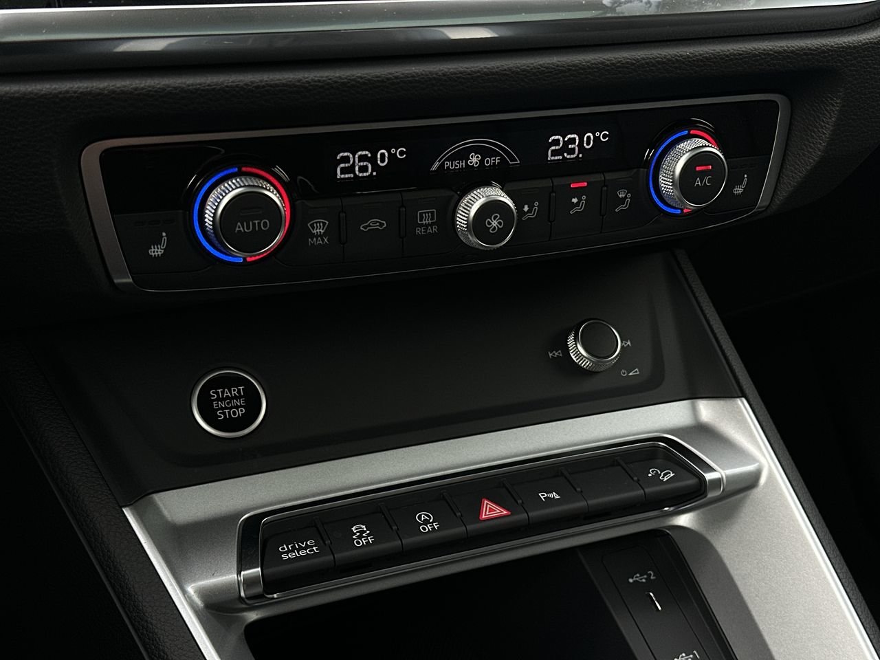 2025 Audi Q3 40, 温哥华, 全款车