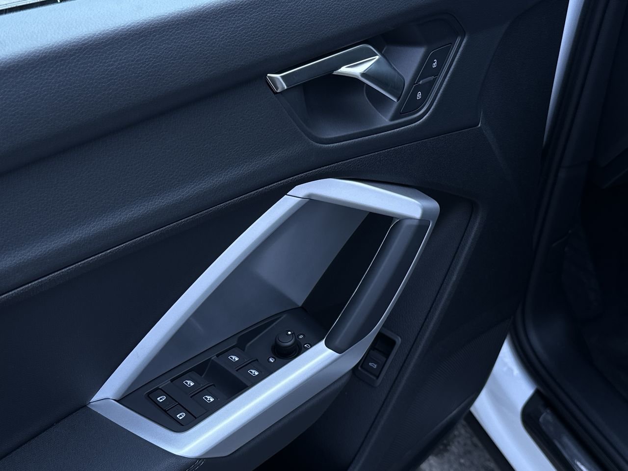 2025 Audi Q3 40, 温哥华, 全款车