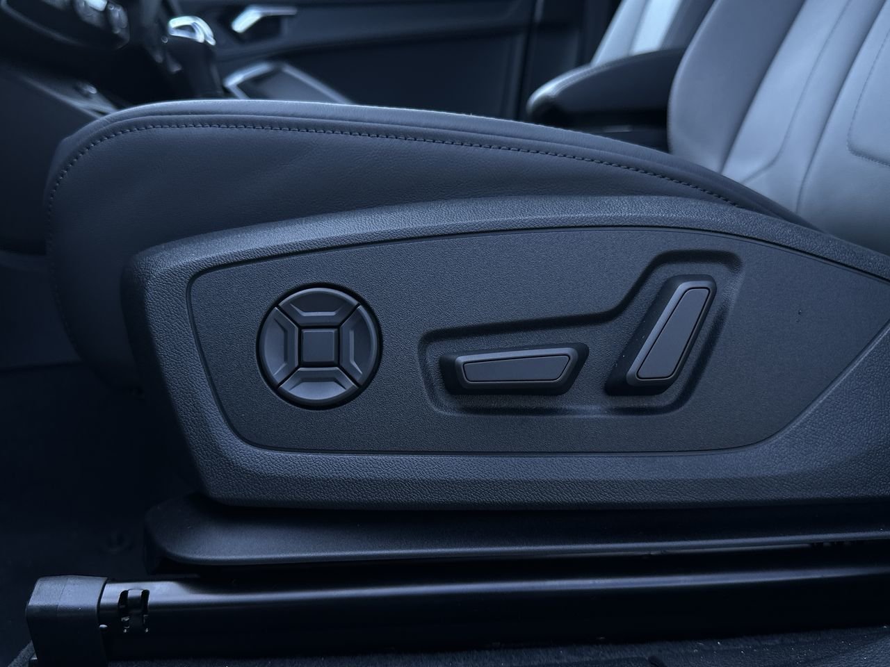 2025 Audi Q3 40, 温哥华, 全款车