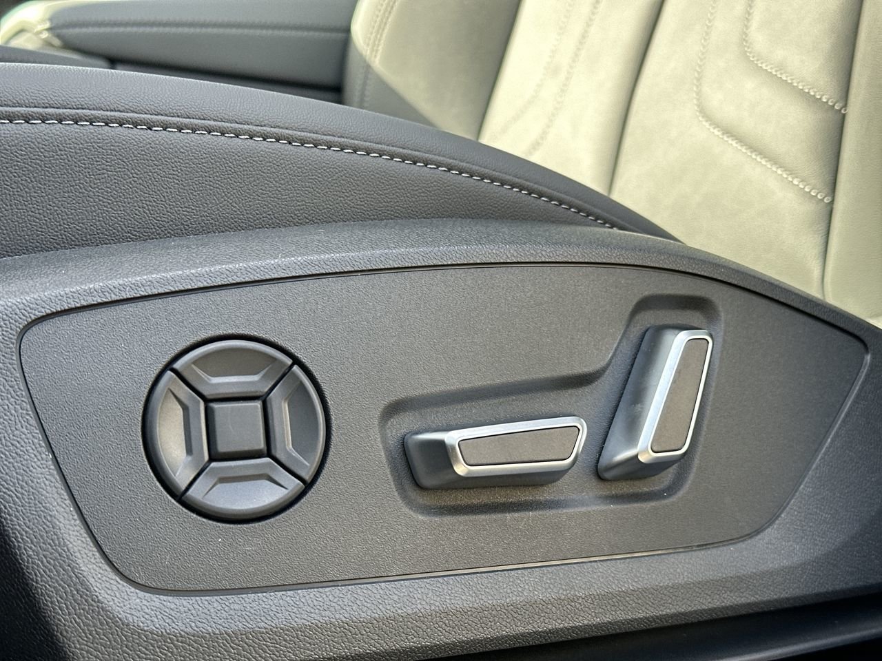 2026 Audi Q3 Progressiv, Vancouver, Cash
