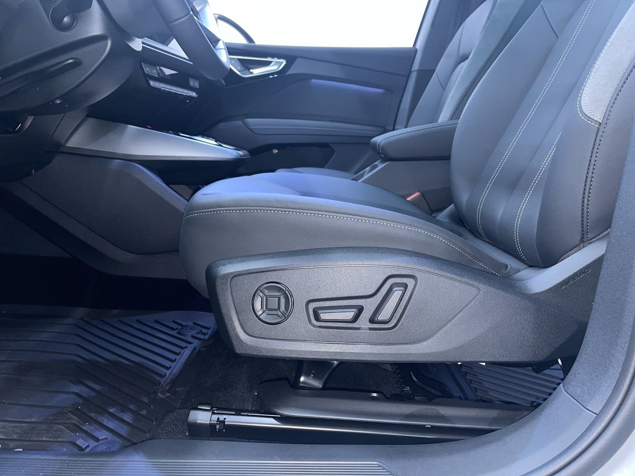 2024 Audi Q4 e-tron 45, Vancouver, Cash