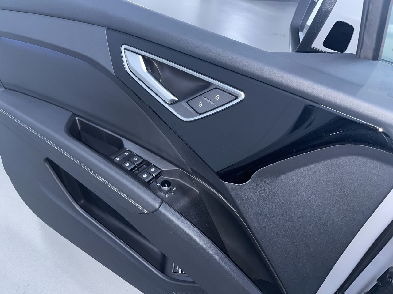 2024 Audi Q4 e-tron 45, Vancouver, Cash