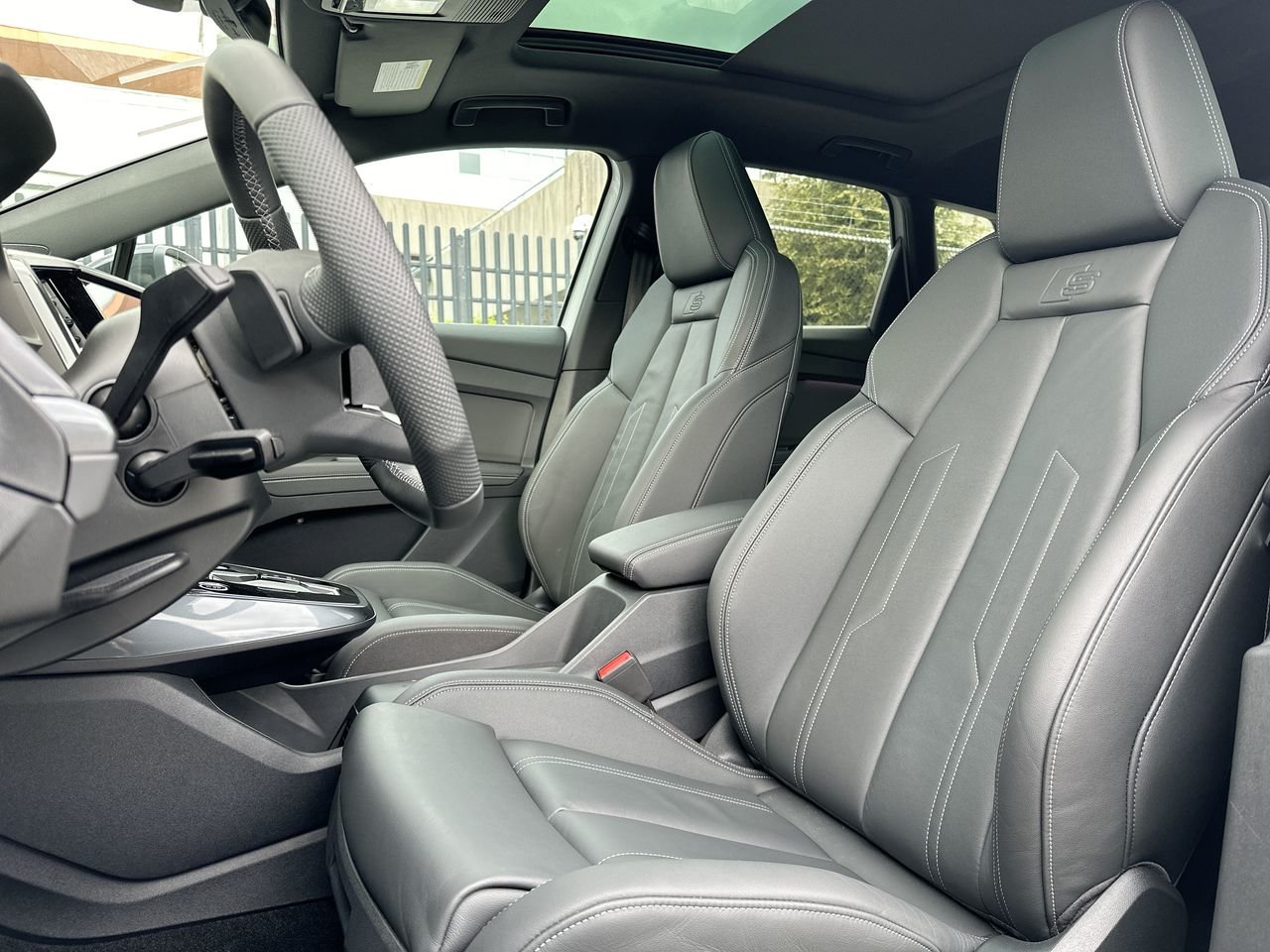2024 Audi Q4 e-tron 55, Vancouver, Cash