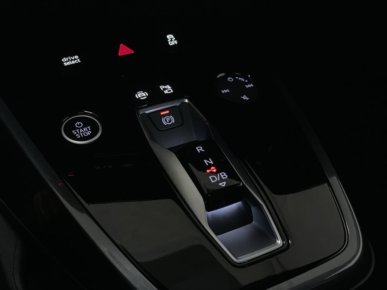 2024 Audi Q4 e-tron 55, Vancouver, Cash