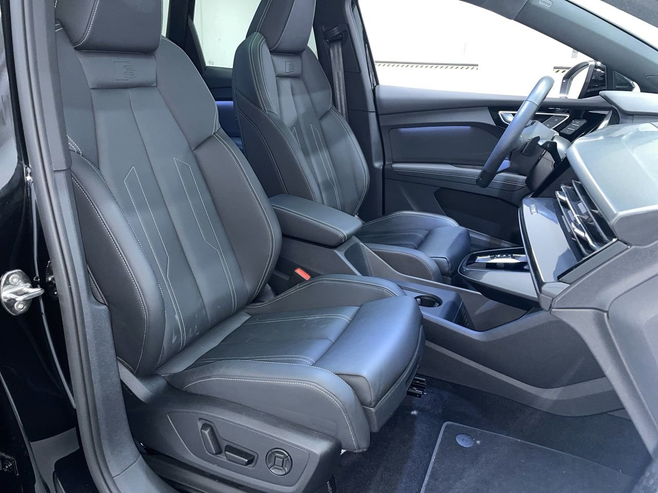 2024 Audi Q4 e-tron 55, Vancouver, Cash