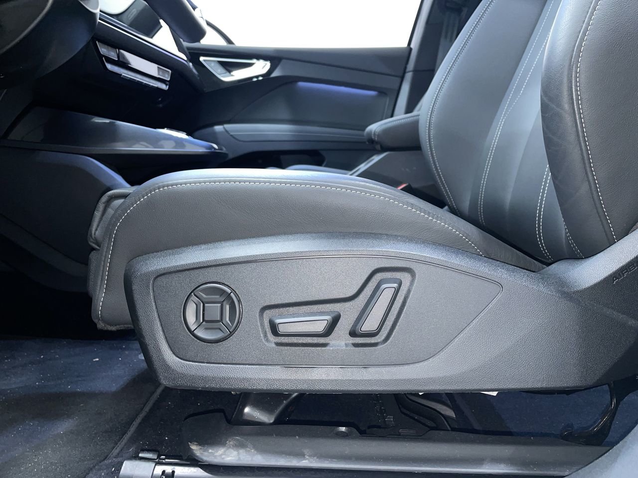 2024 Audi Q4 e-tron 55, Vancouver, Cash
