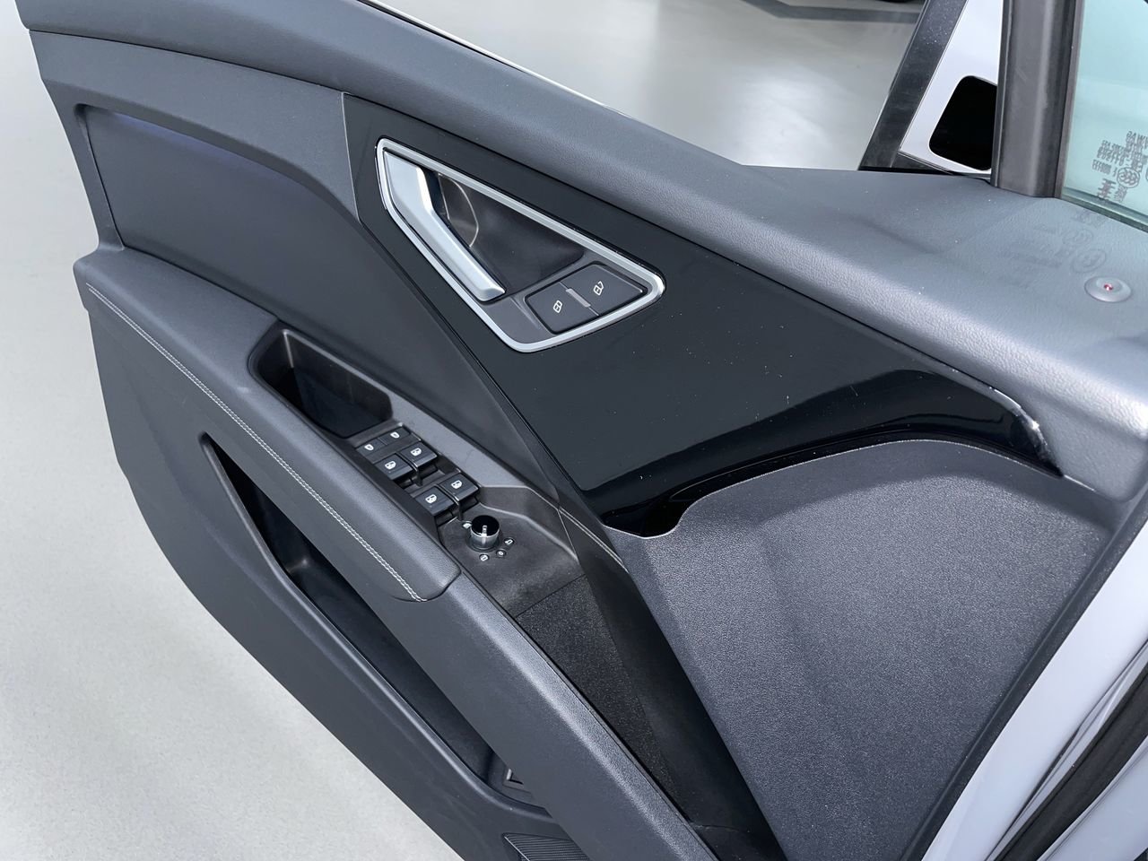 2024 Audi Q4 e-tron 50, Vancouver, Cash
