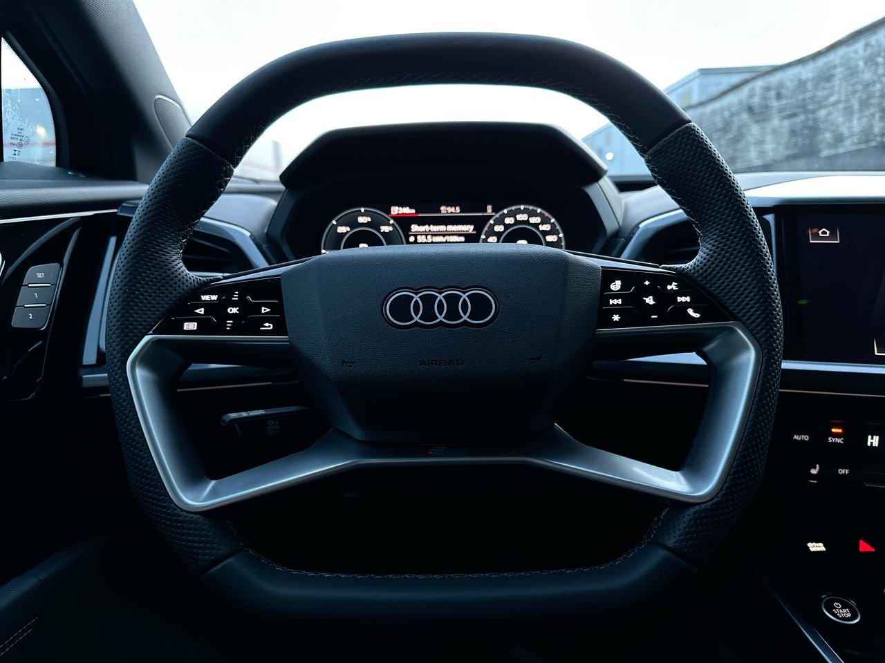 2025 Audi Q4 e-tron 55, Vancouver, Cash