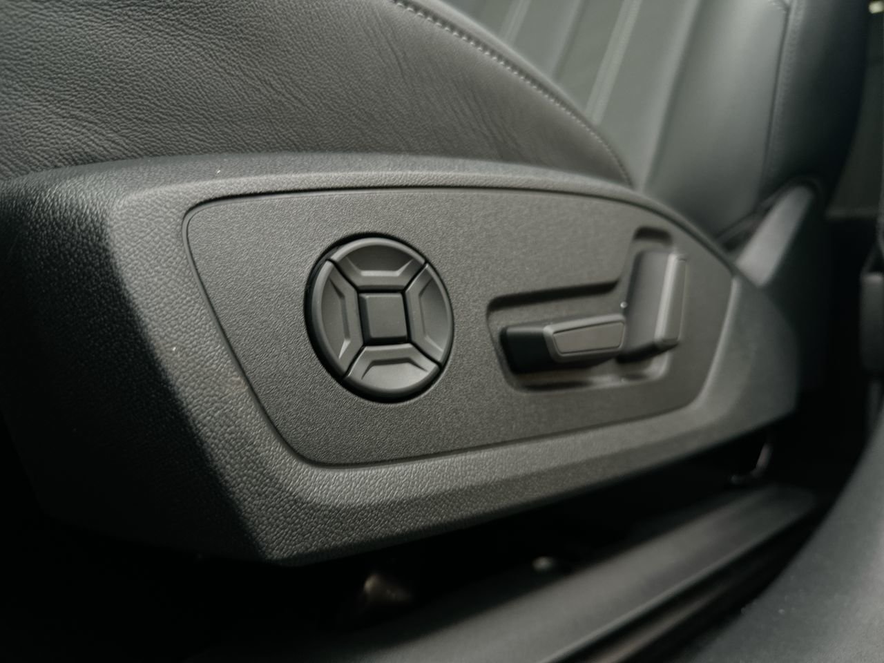 2025 Audi Q4 e-tron 55, Vancouver, Cash