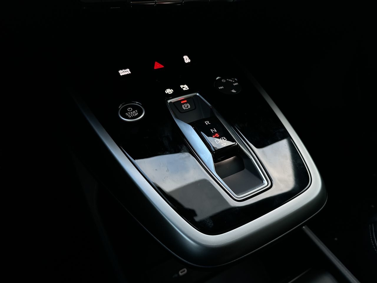 2025 Audi Q4 e-tron 55, Vancouver, Cash