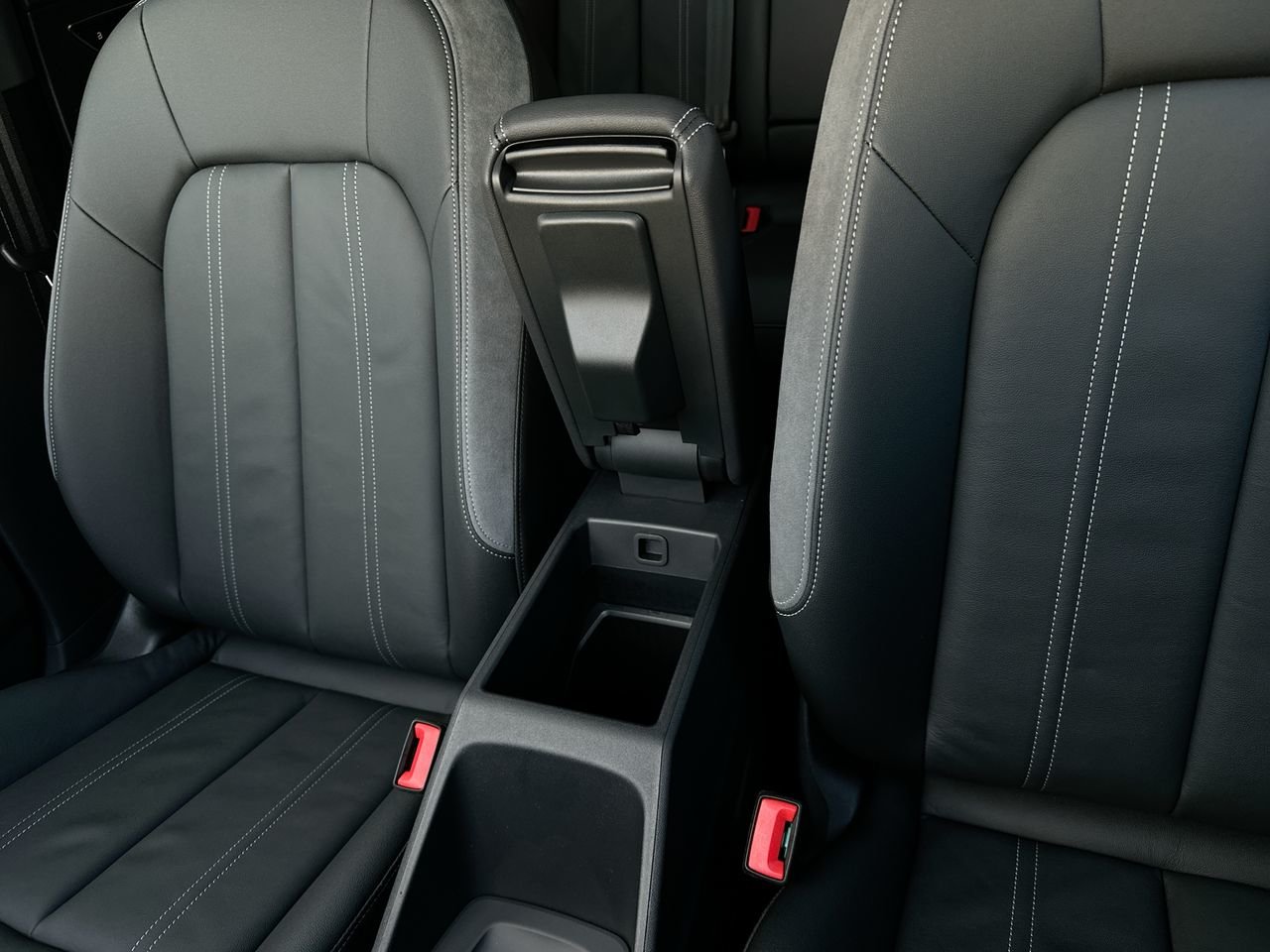 2025 Audi Q4 e-tron 55, Vancouver, Cash