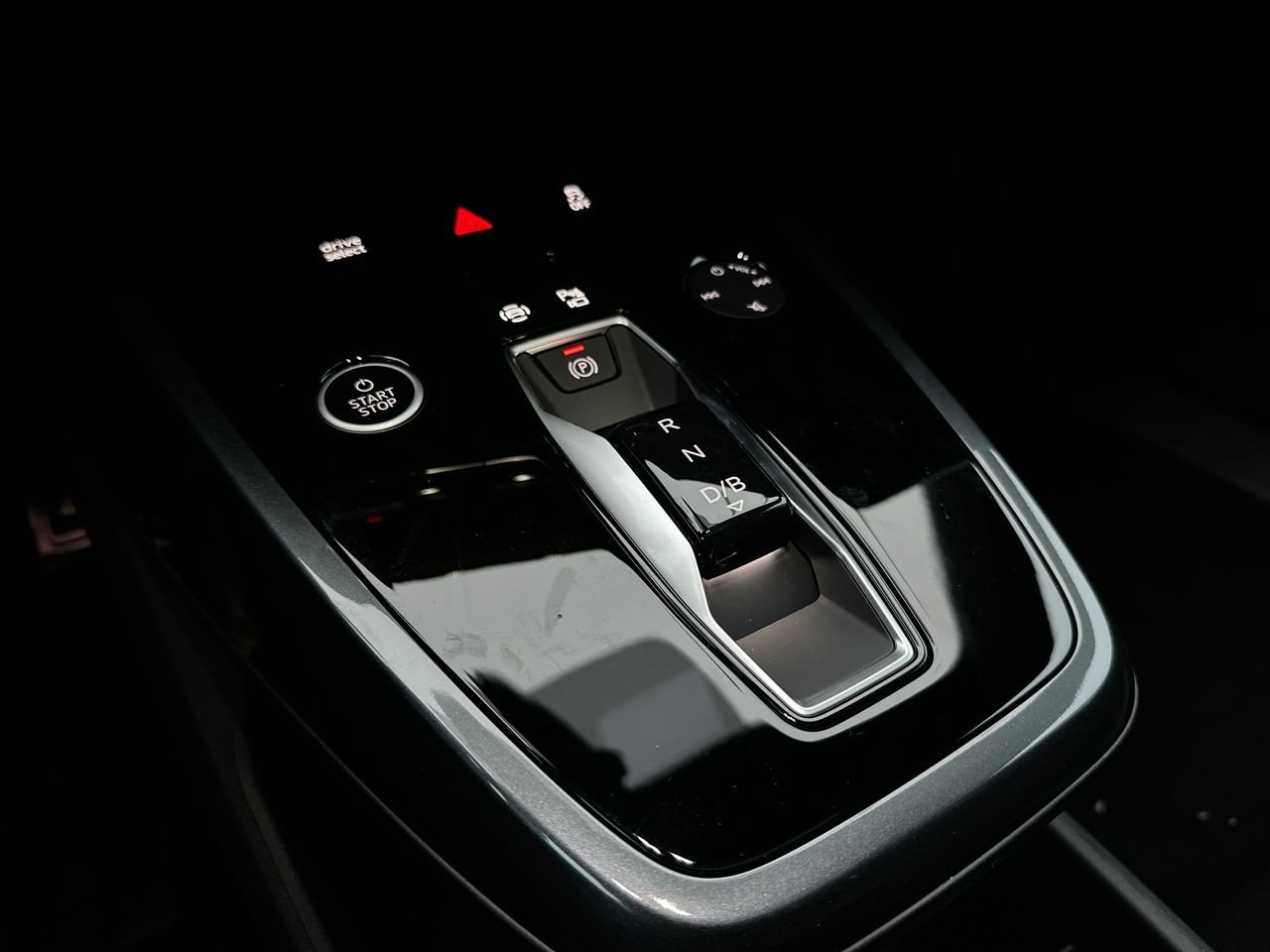 2025 Audi Q4 e-tron 55, Vancouver, Cash