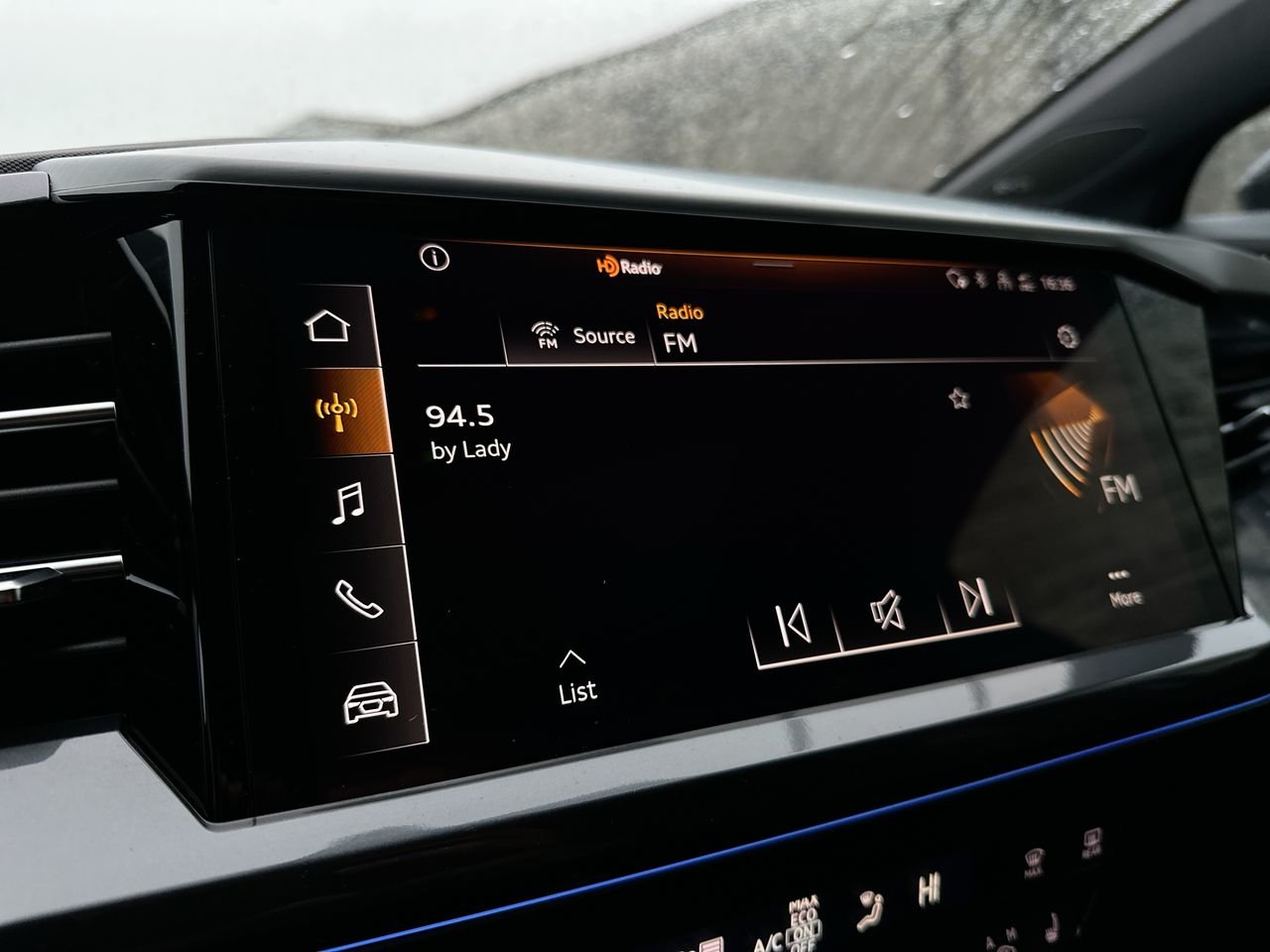 2025 Audi Q4 e-tron 55, Vancouver, Cash