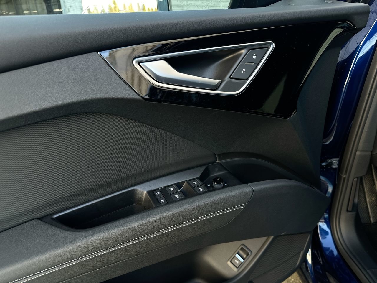 2025 Audi Q4 e-tron 55, Vancouver, Cash