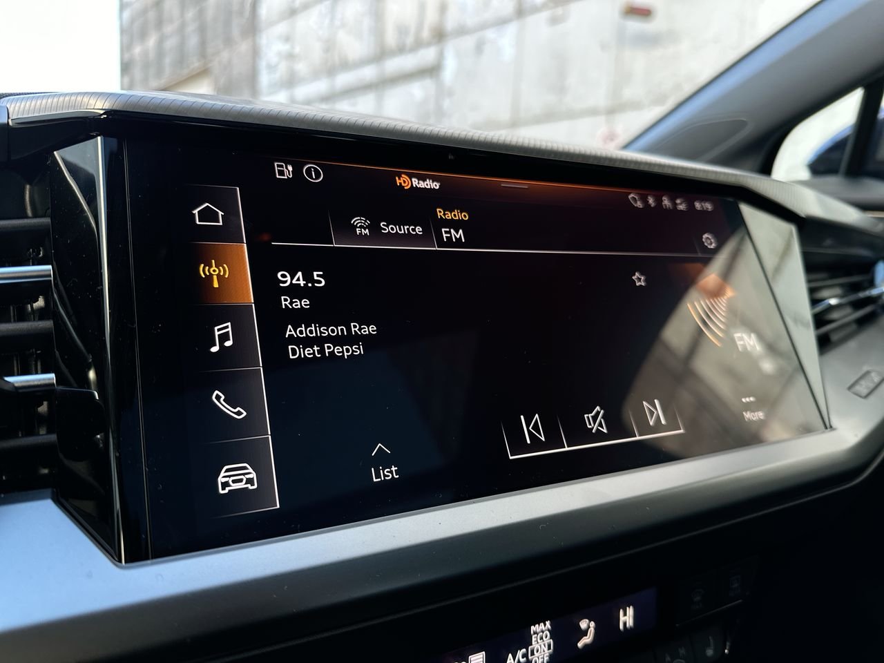 2025 Audi Q4 e-tron 55, Vancouver, Cash