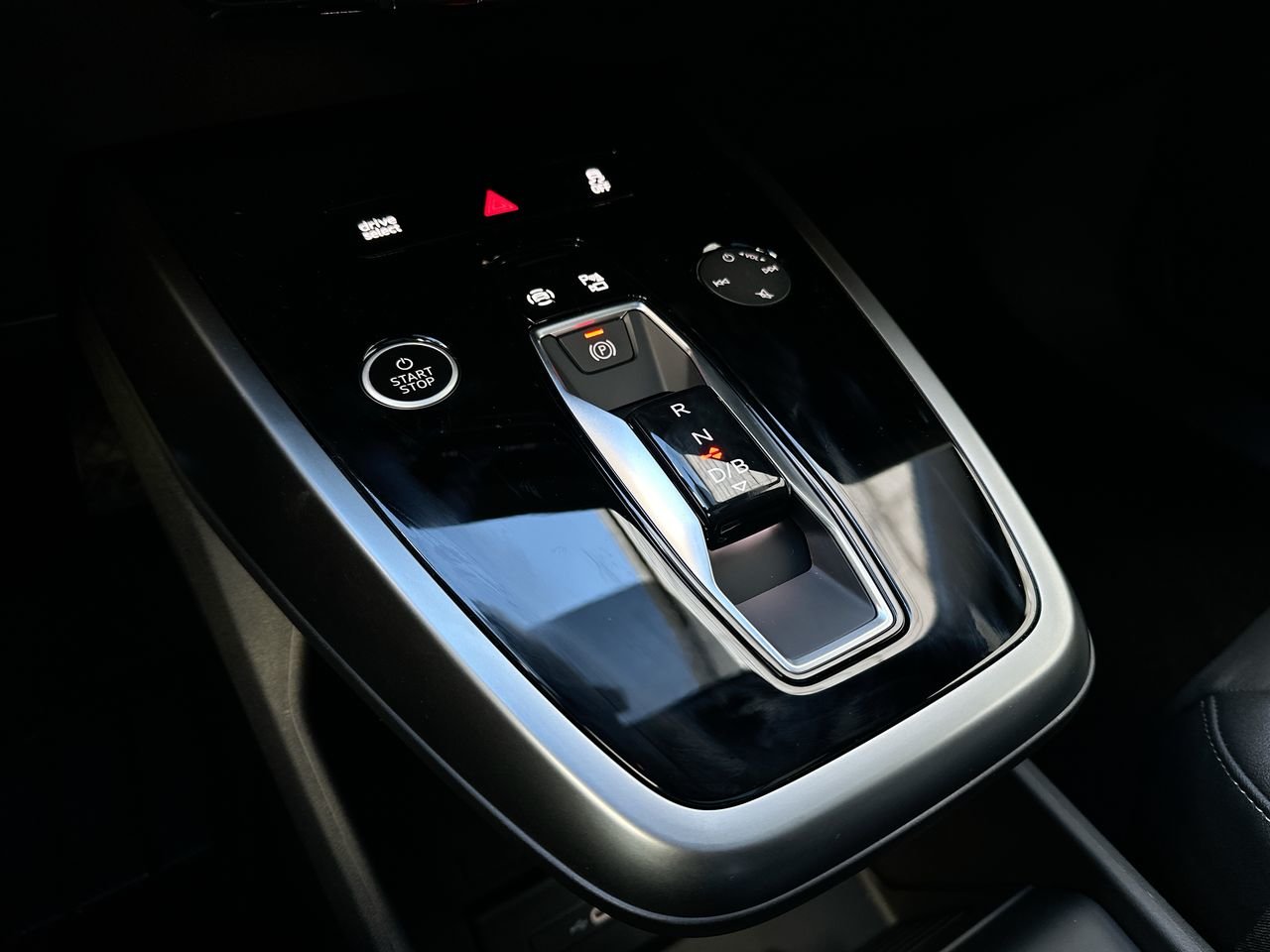2025 Audi Q4 e-tron 55, Vancouver, Cash