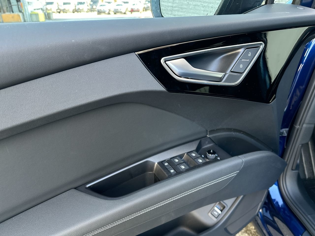 2025 Audi Q4 e-tron 55, Vancouver, Cash