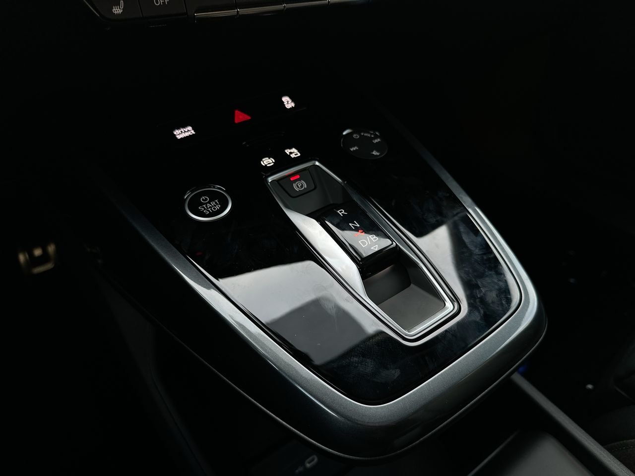 2025 Audi Q4 e-tron 55, Vancouver, Cash