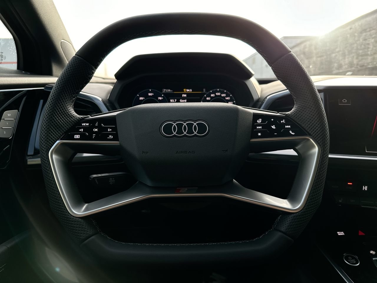 2025 Audi Q4 e-tron 55, Vancouver, Cash