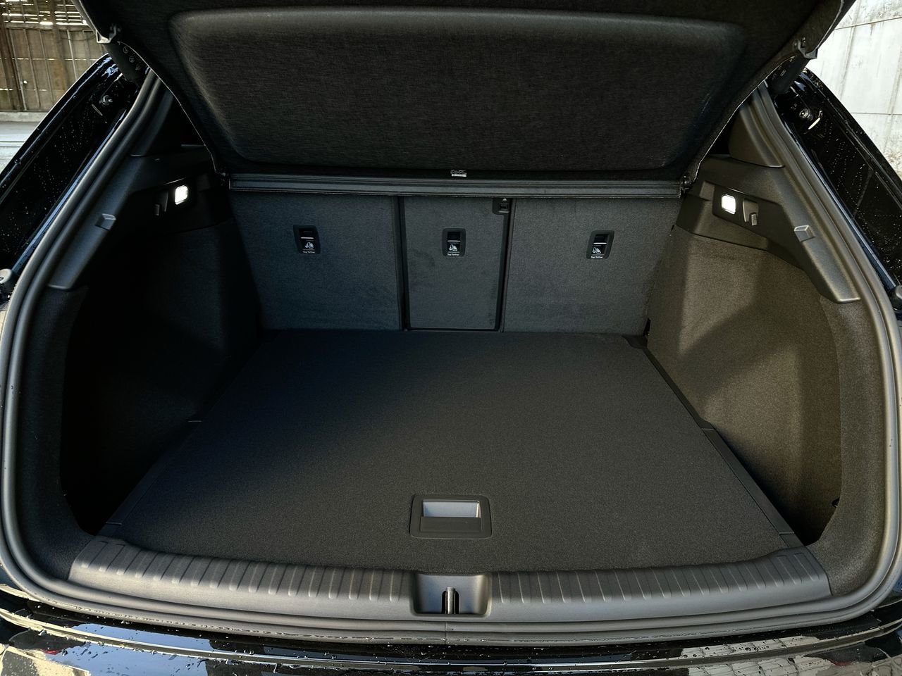 2025 Audi Q4 e-tron 55, Vancouver, Cash