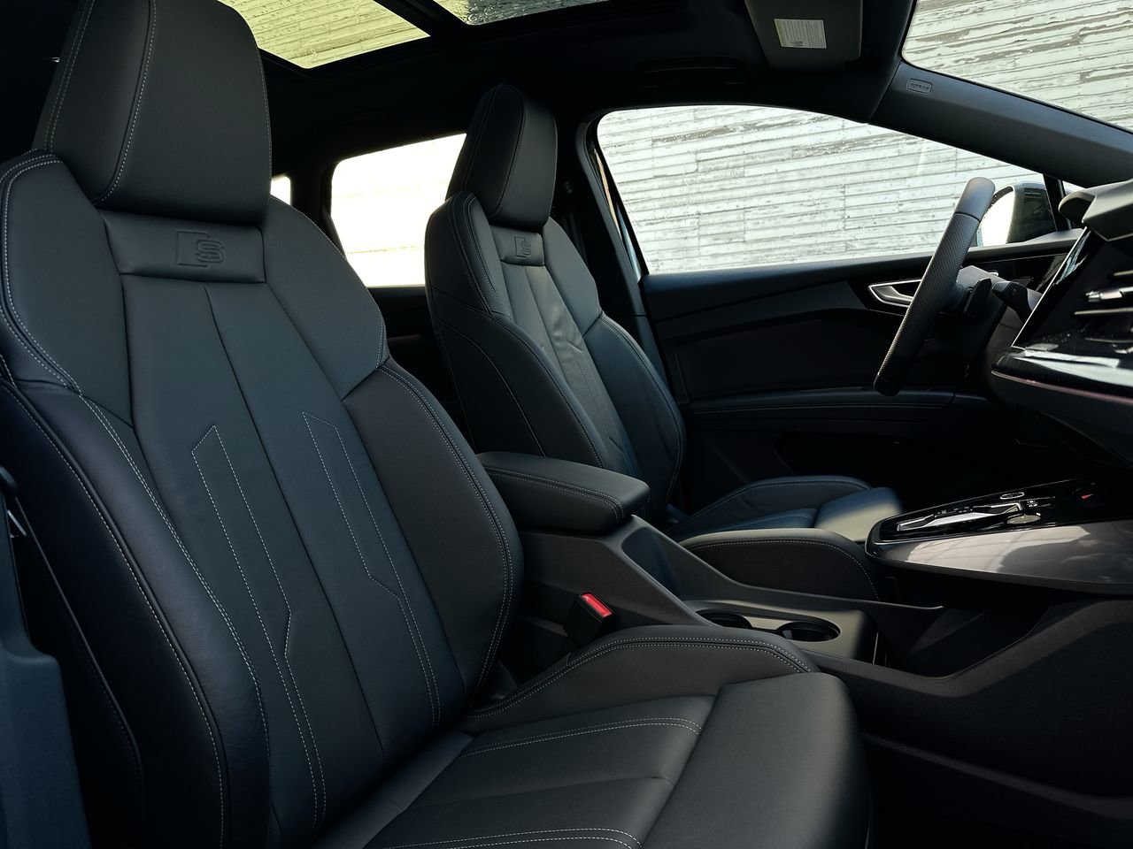 2025 Audi Q4 e-tron 55, Vancouver, Cash