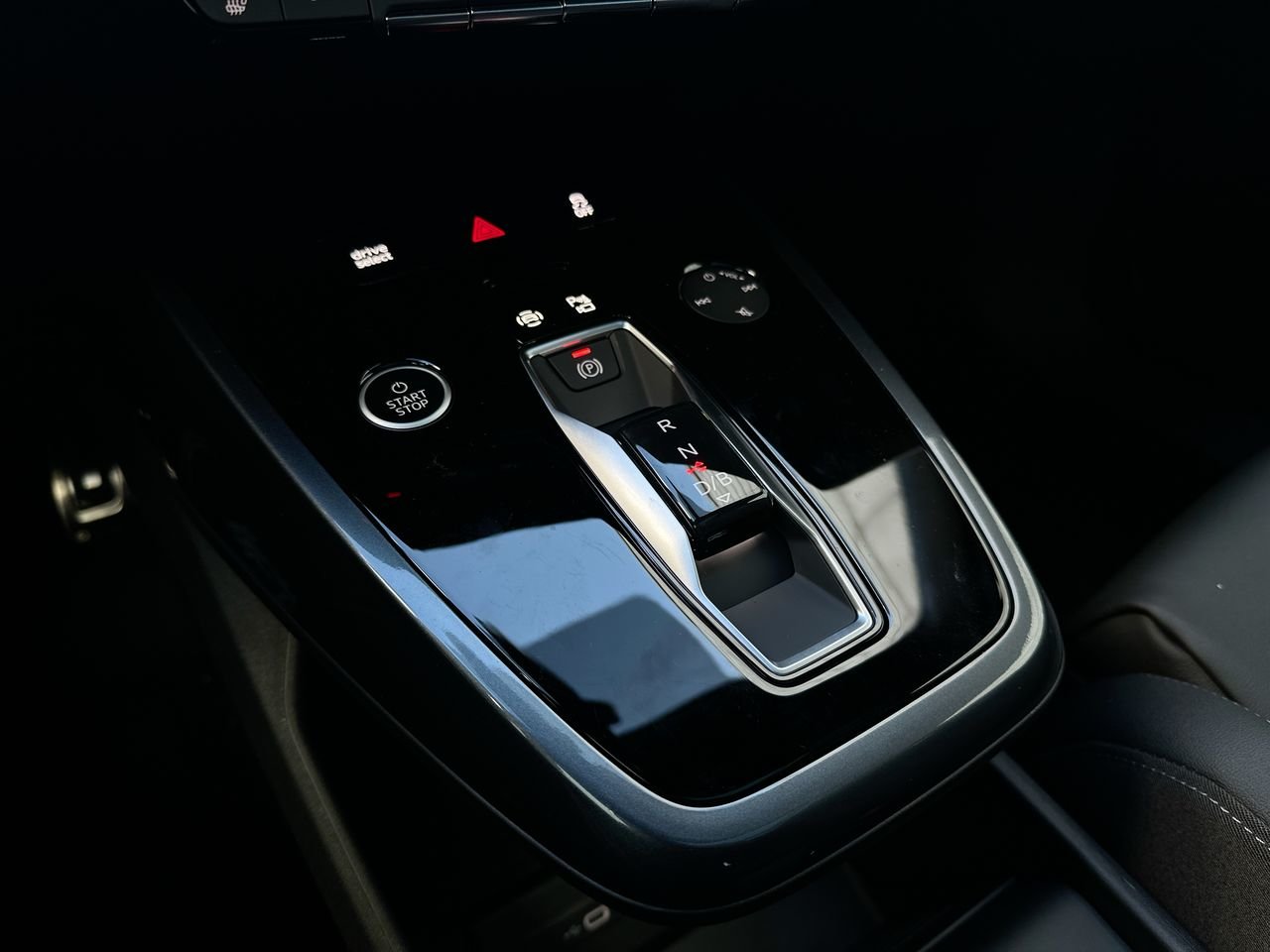 2025 Audi Q4 e-tron 55, Vancouver, Cash