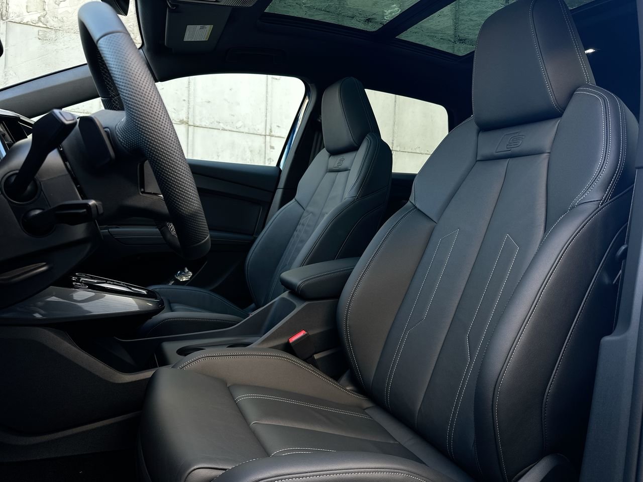 2025 Audi Q4 e-tron 55, Vancouver, Cash