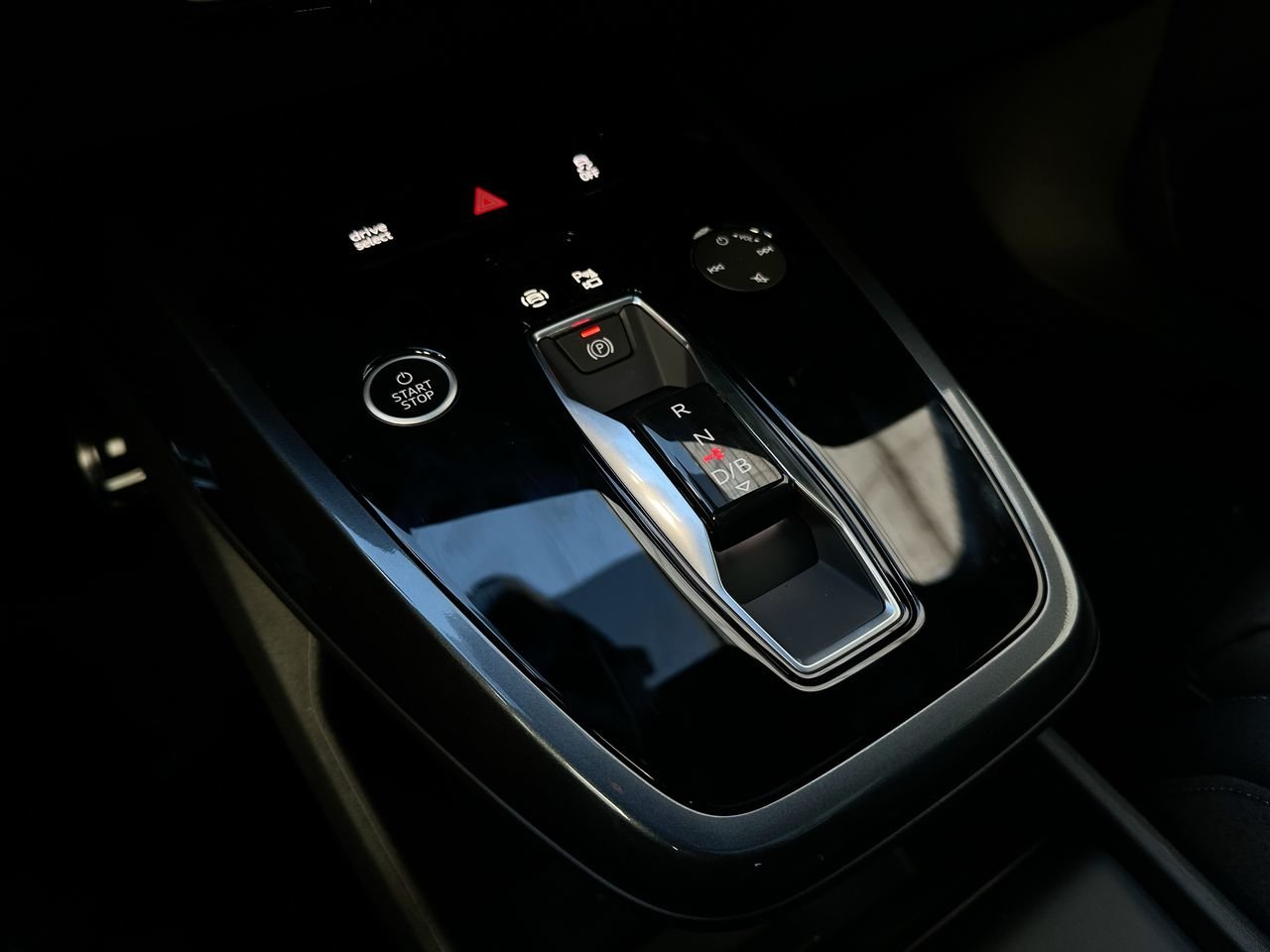 2025 Audi Q4 e-tron 55, Vancouver, Cash