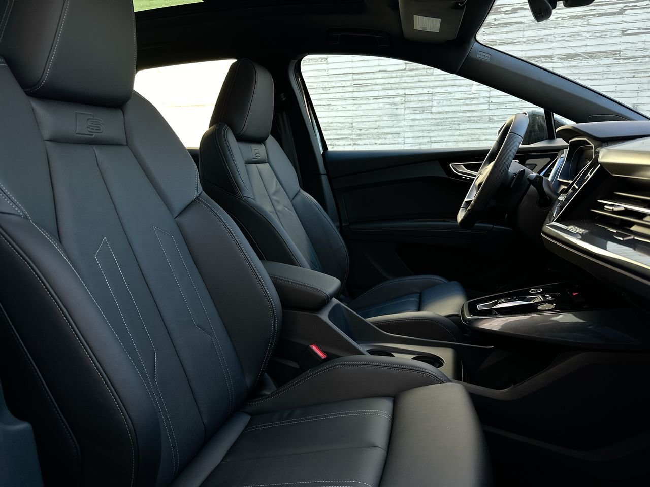 2025 Audi Q4 e-tron 55, Vancouver, Cash