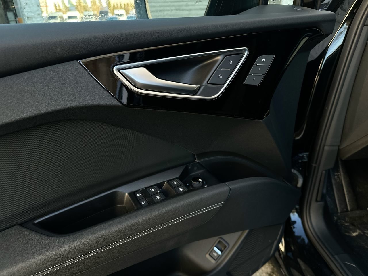 2025 Audi Q4 e-tron 55, Vancouver, Cash