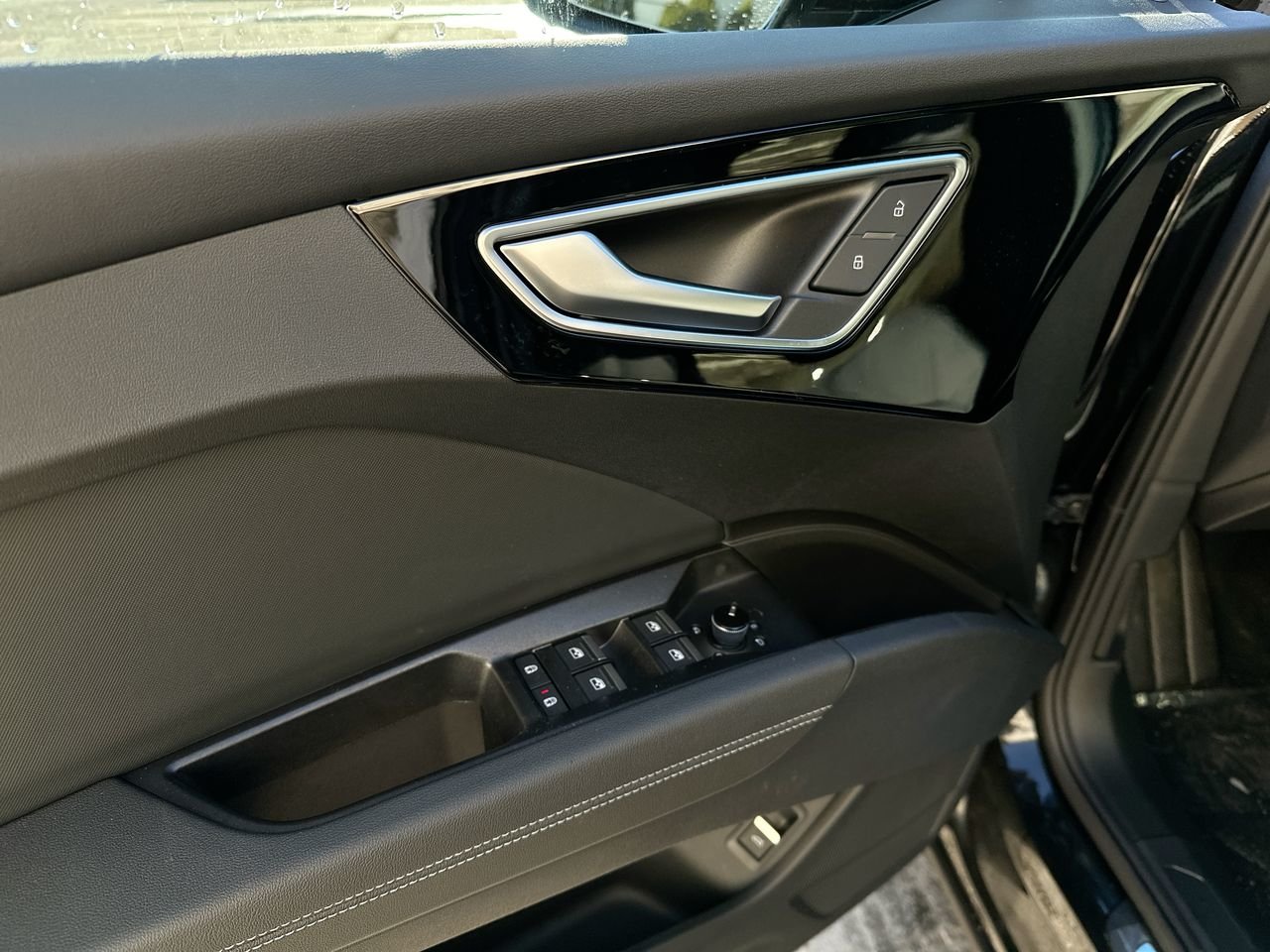 2025 Audi Q4 e-tron 55, Vancouver, Cash