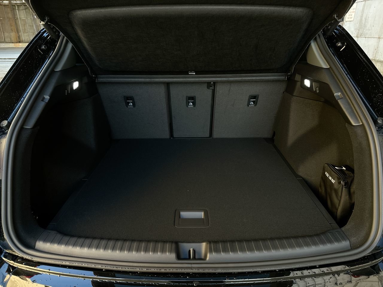 2025 Audi Q4 e-tron 55, Vancouver, Cash