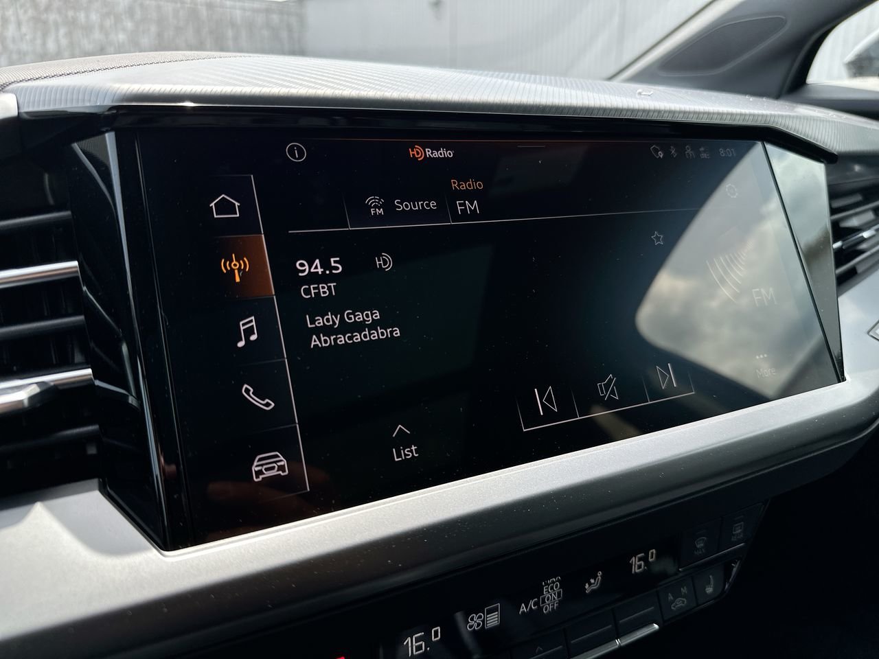 2025 Audi Q4 e-tron 55, Vancouver, Cash