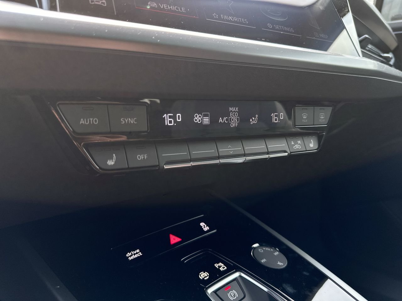 2025 Audi Q4 e-tron 55, Vancouver, Cash
