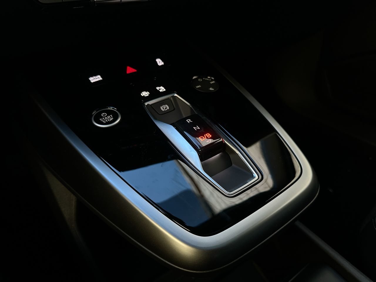 2025 Audi Q4 e-tron 55, Vancouver, Cash