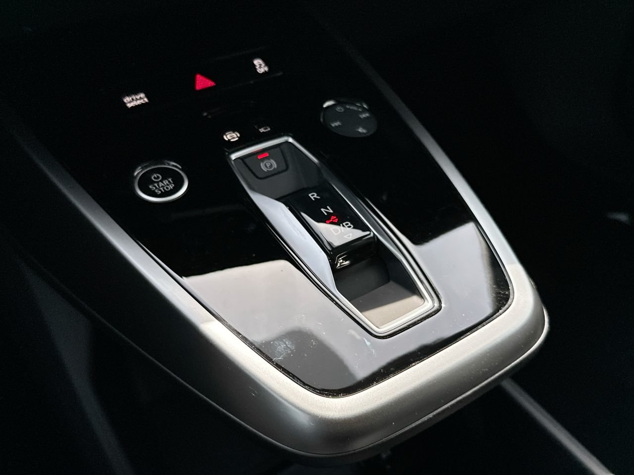 2025 Audi Q4 e-tron 55, Vancouver, Cash