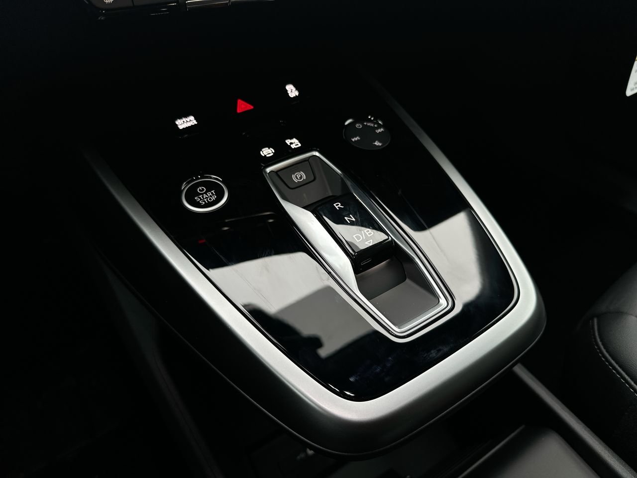 2025 Audi Q4 e-tron 55, Vancouver, Cash