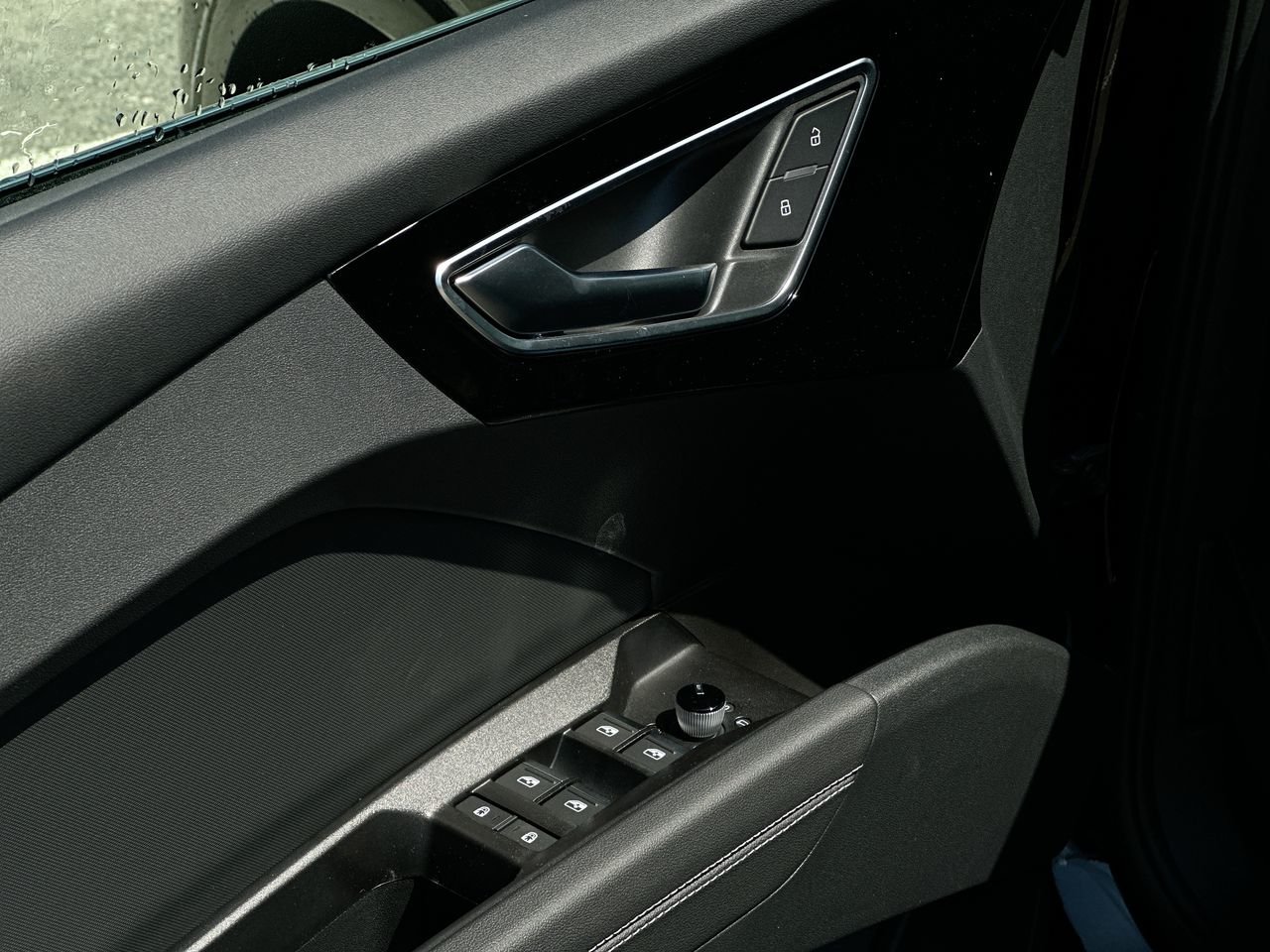 2025 Audi Q4 e-tron 55, Vancouver, Cash