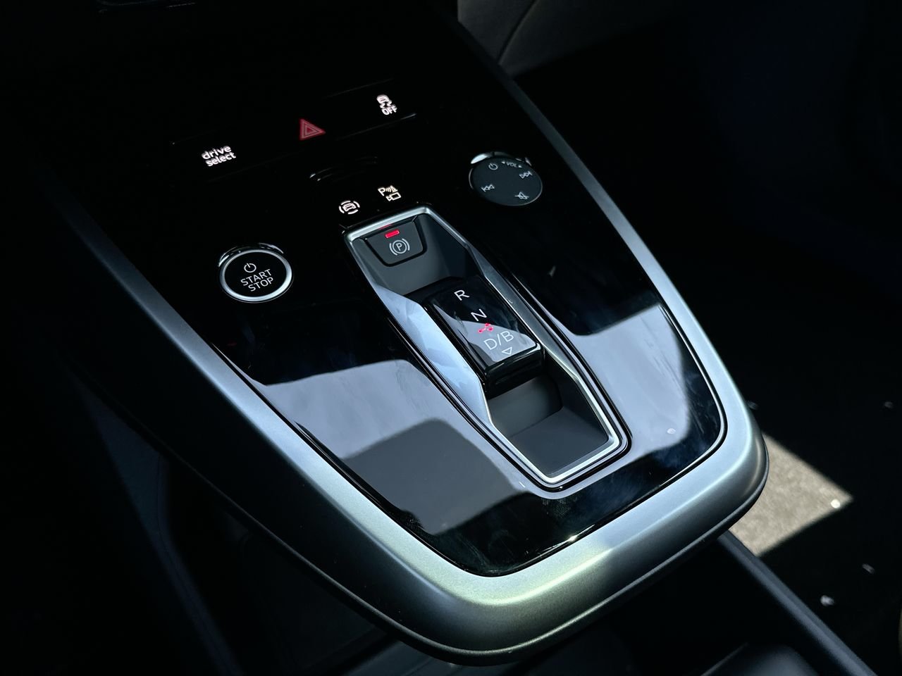 2025 Audi Q4 e-tron 55, Vancouver, Cash
