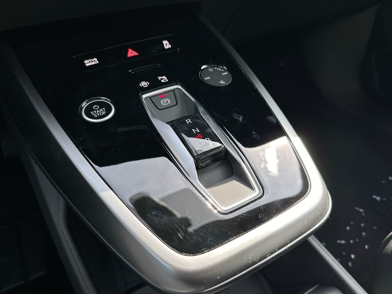 2025 Audi Q4 e-tron 55, Vancouver, Cash