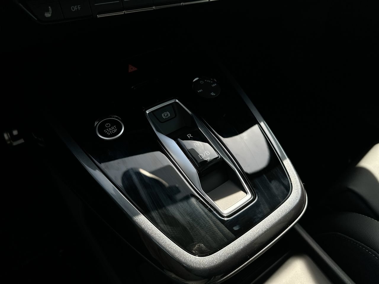 2025 Audi Q4 e-tron 55, Vancouver, Cash