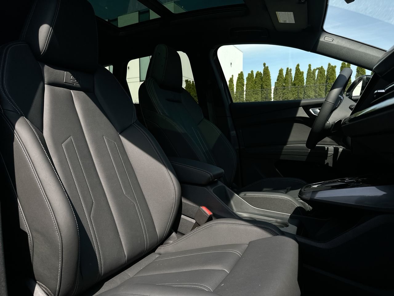 2025 Audi Q4 e-tron 55, Vancouver, Cash