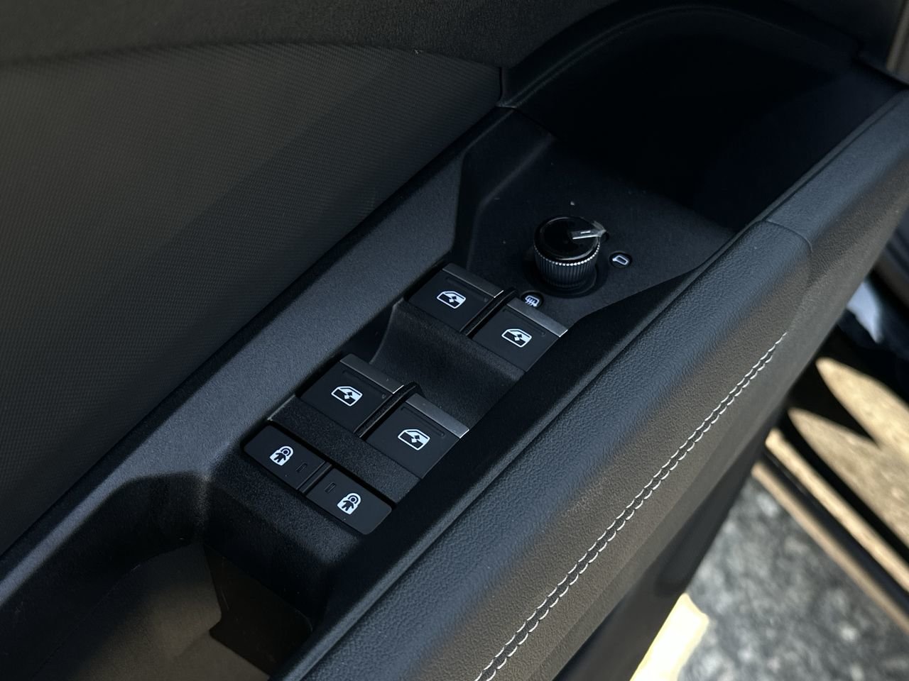 2025 Audi Q4 e-tron 45, Vancouver, Cash