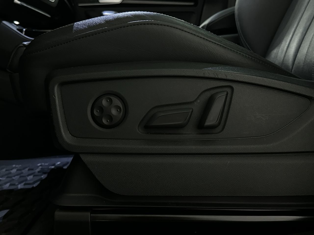 2021 Audi Q5 45 Progressiv, Vancouver, Cash
