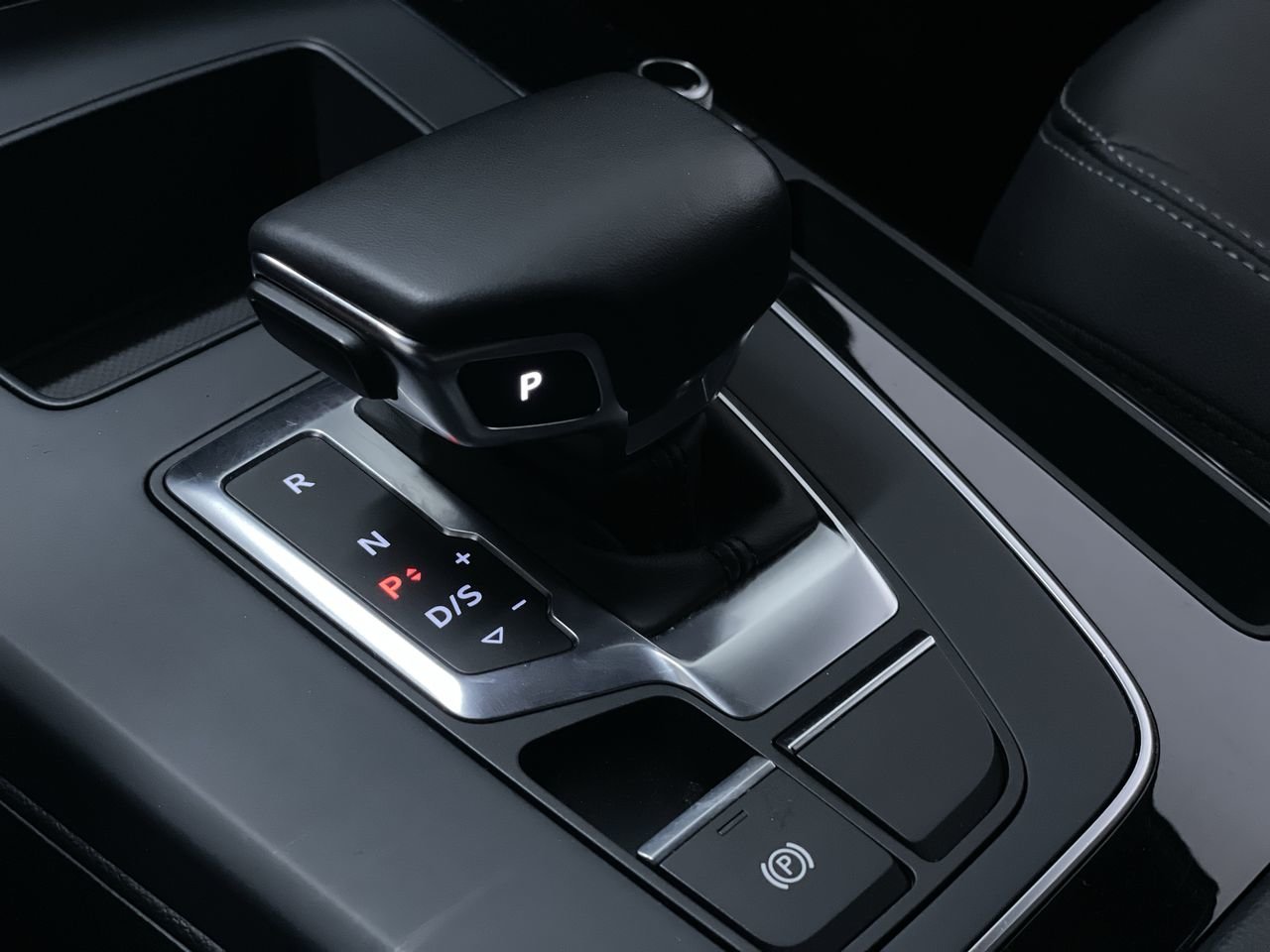 2023 Audi Q5 45 Komfort, Vancouver, Cash